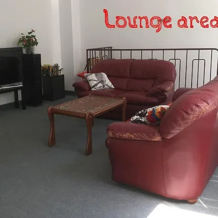 2-level Big Space Near Beach, Bars, Walking Street וארנה