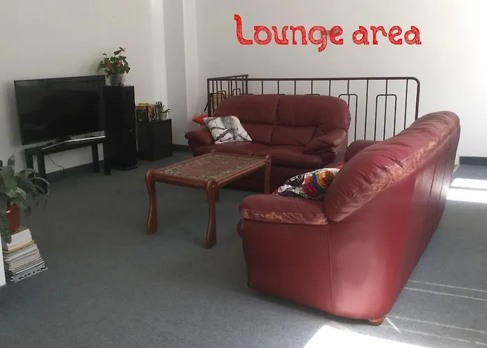 2-level Big Space Near Beach, Bars, Walking Street וארנה